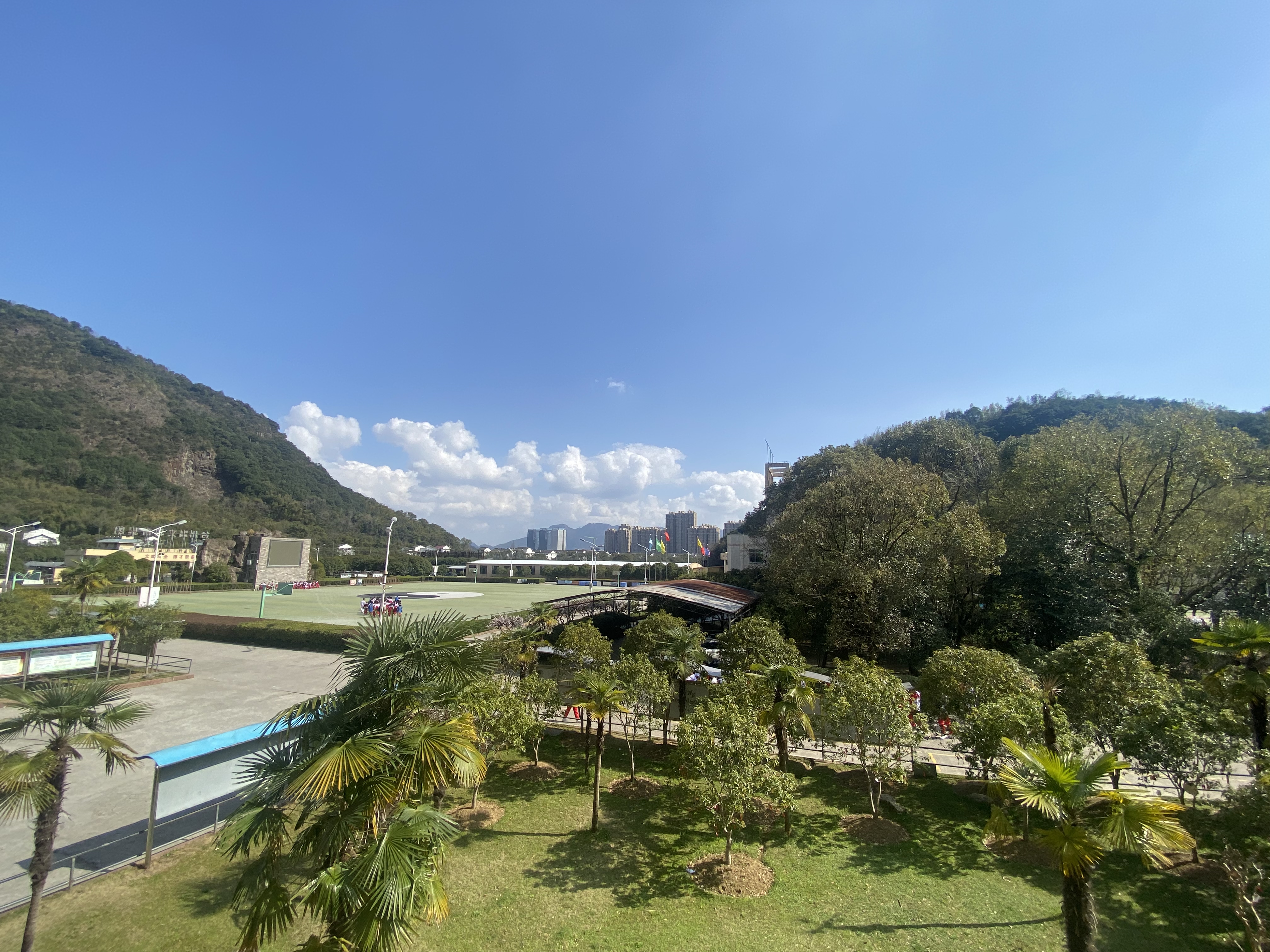 多彩校園